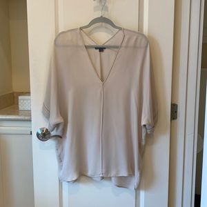 Vince silk tunic. Nude. Size L